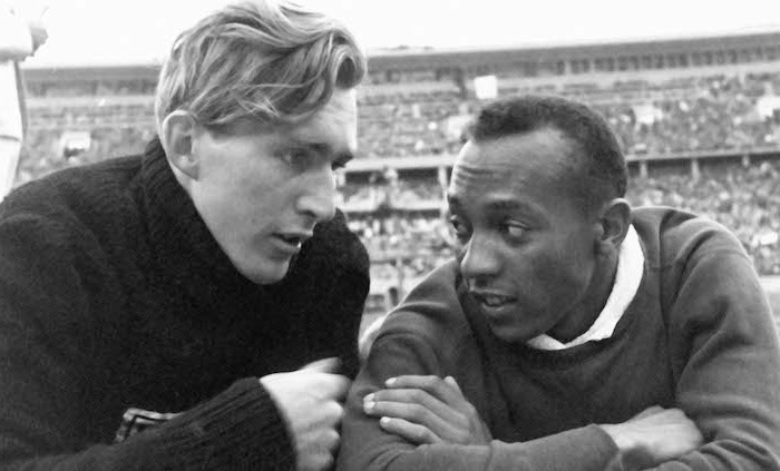 Jesse Owens e le scarpe chiodate nel mondo dello sport